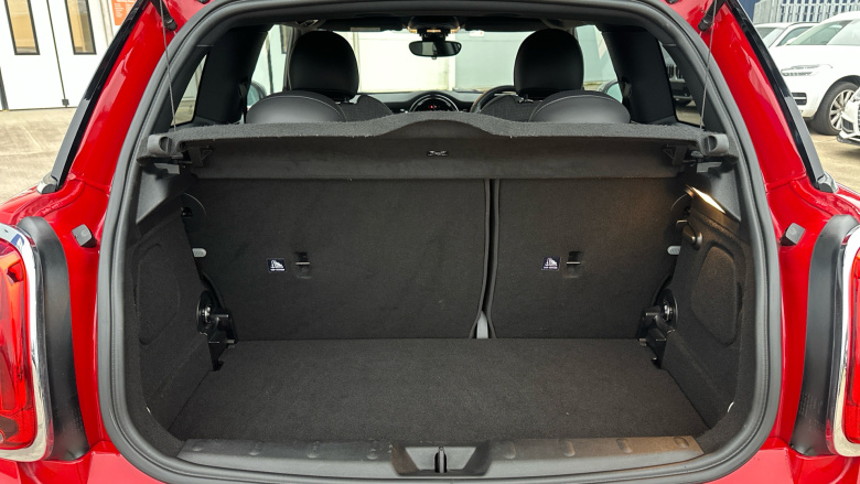 MINI Hatchback 135kW Cooper S Level 2 33kWh 3dr Auto Electric Hatchback